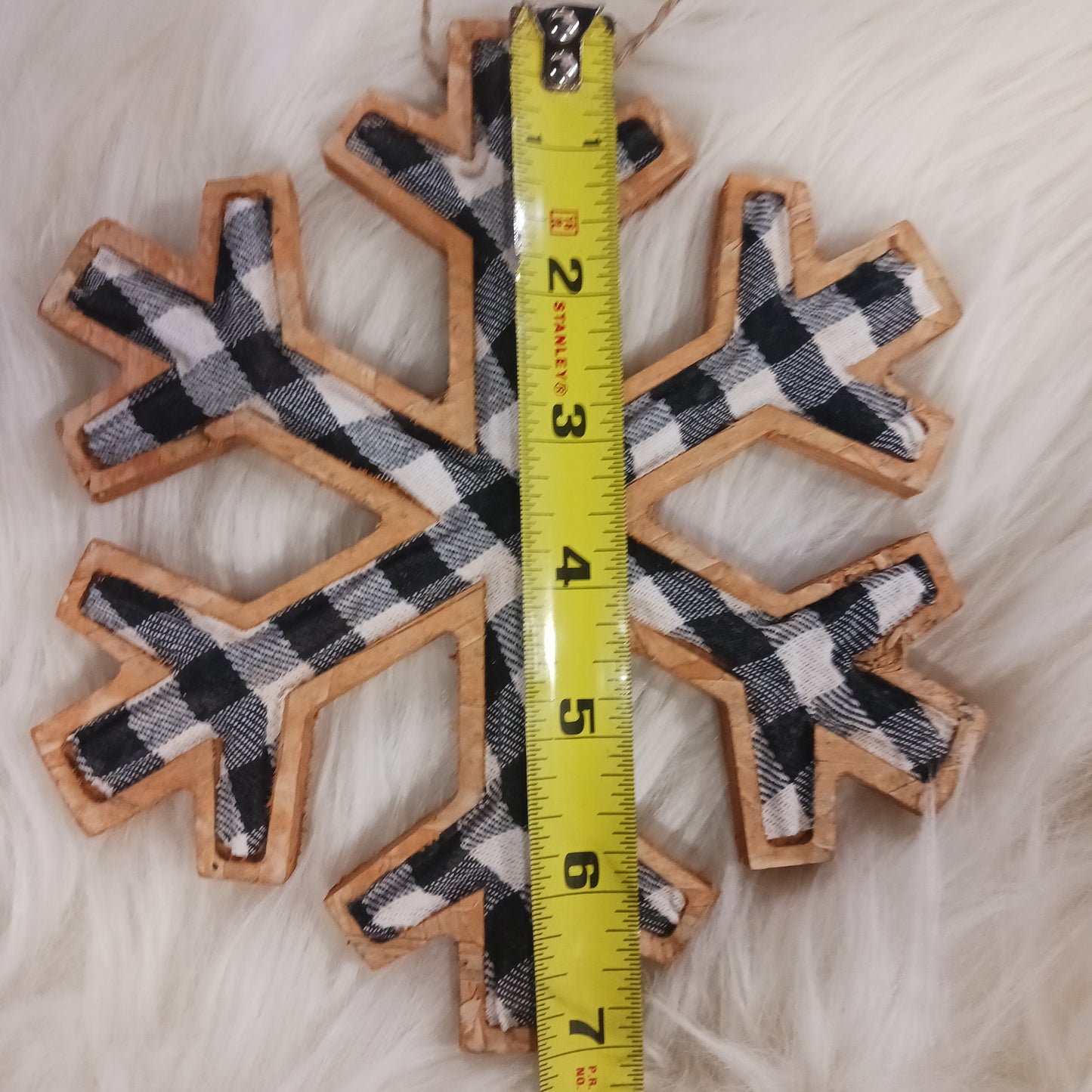 LG B/W Snowflake