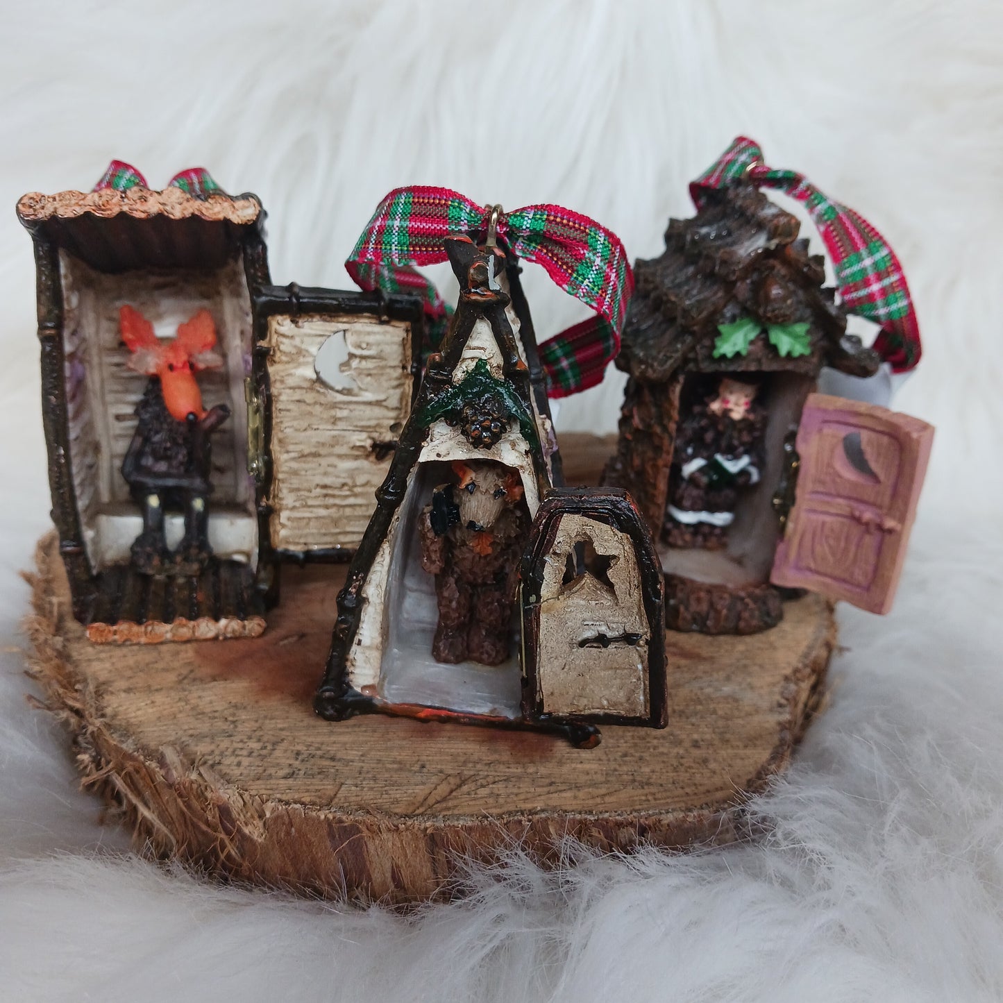 Cottage Outhouse Ornament