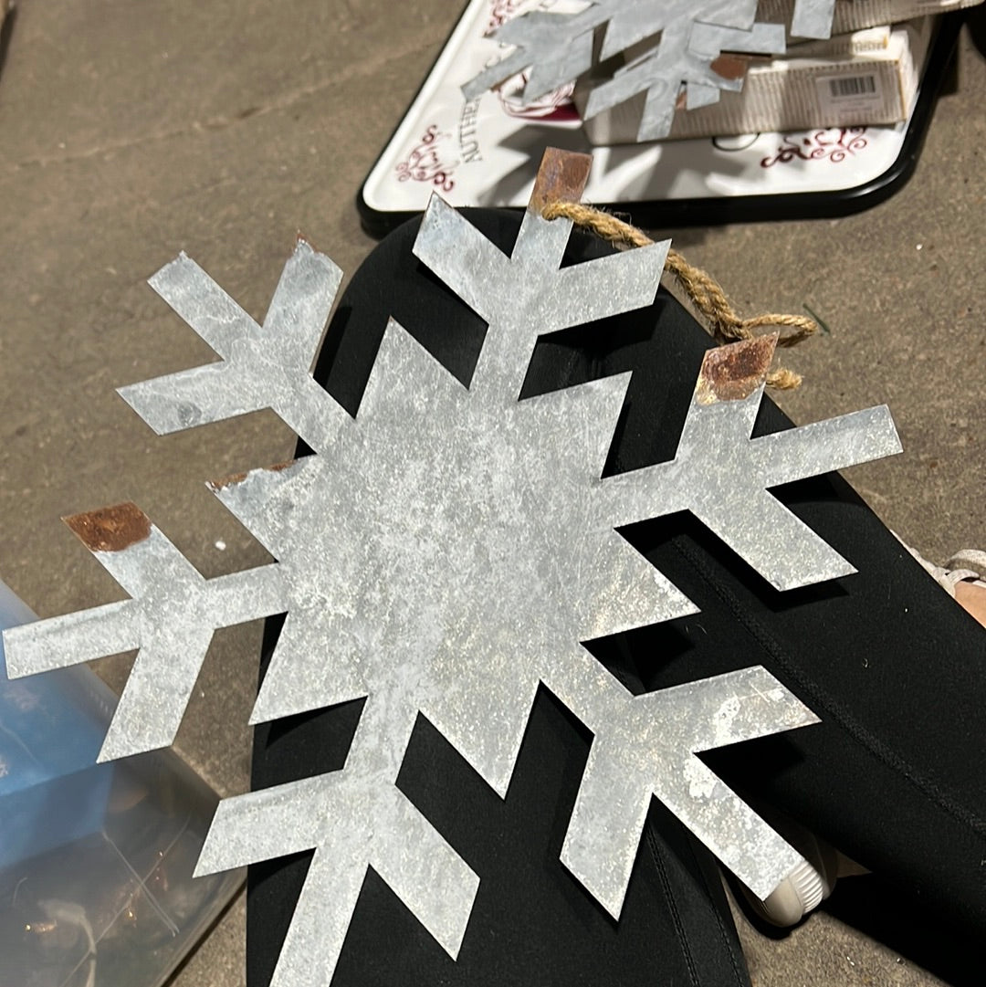 Metal snowflake