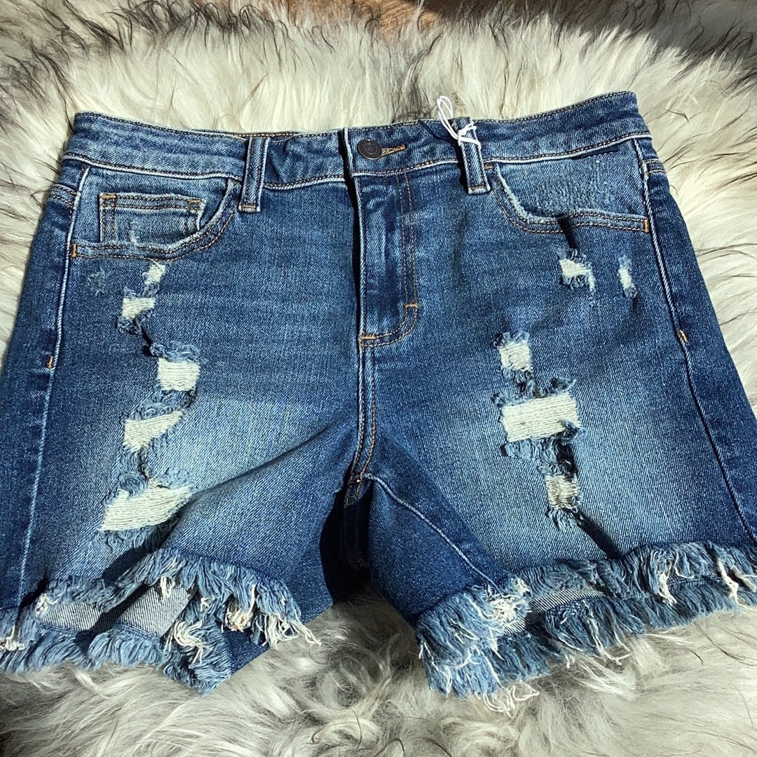 BF shorts w/ uneven fray hem