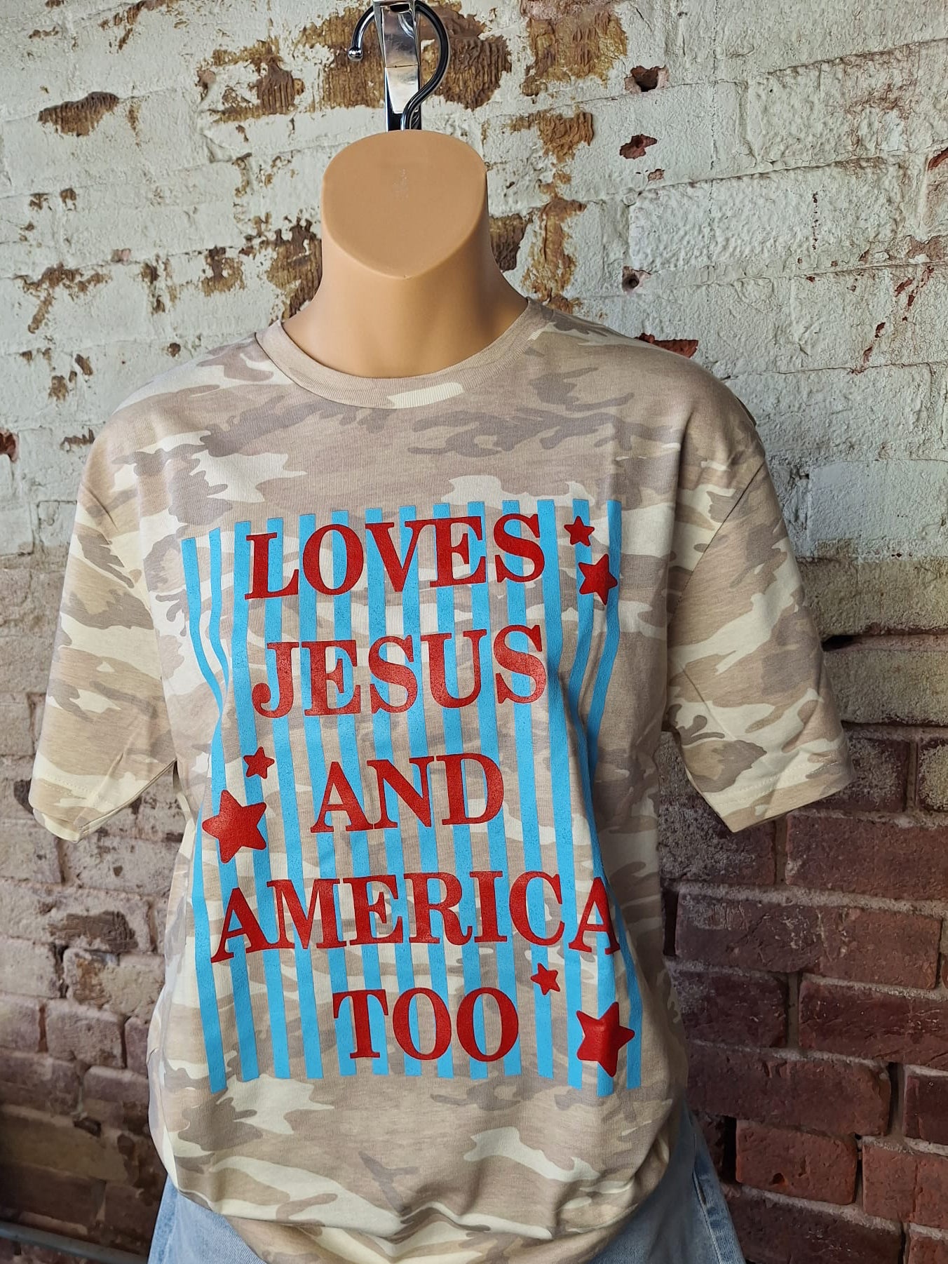 Loves Jesus & America