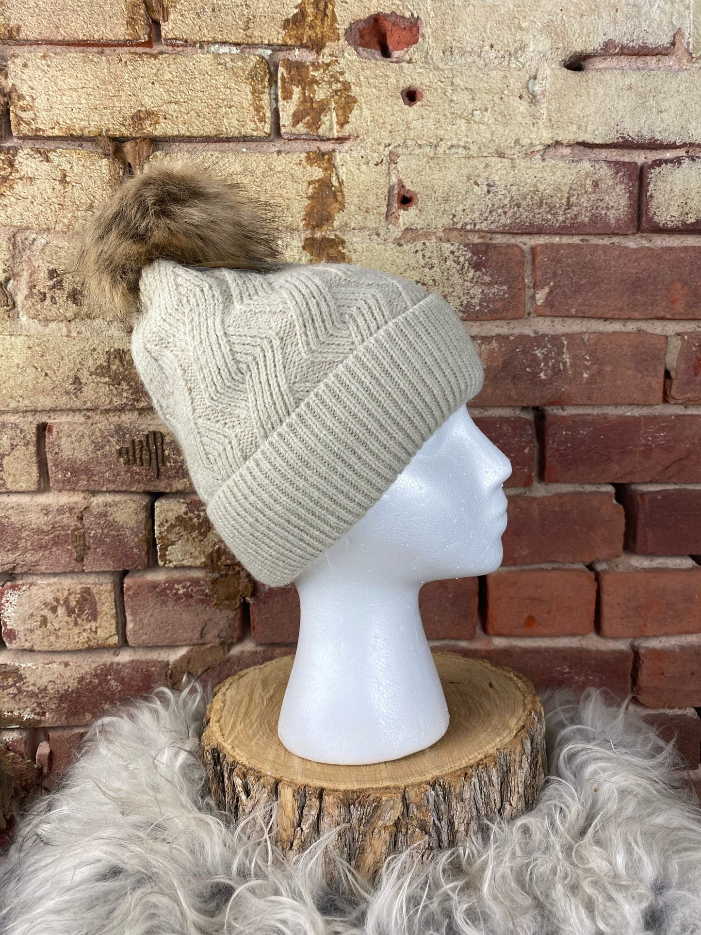 Mainstay Pom Hat