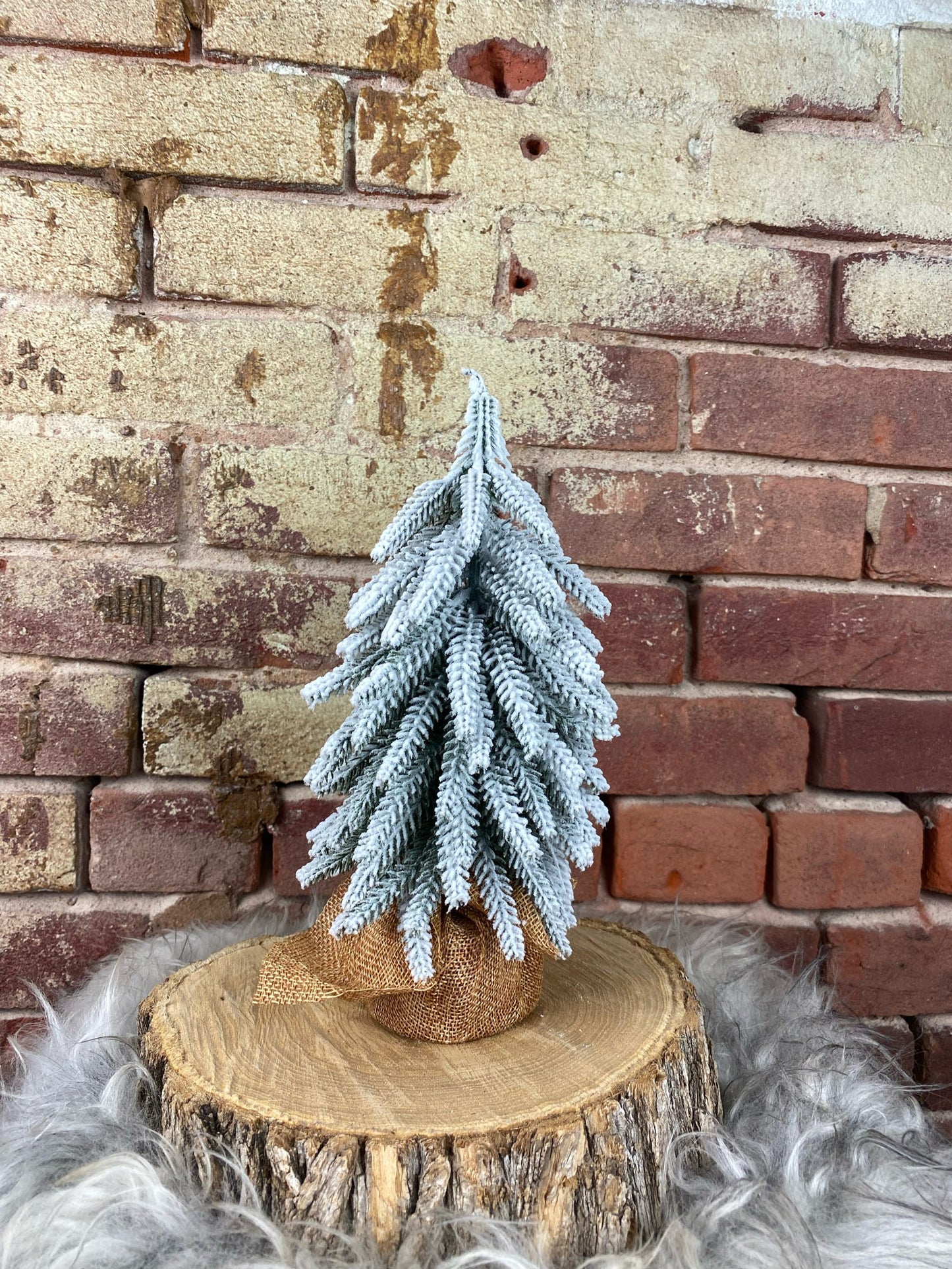 Flocked Christmas Tree 10"