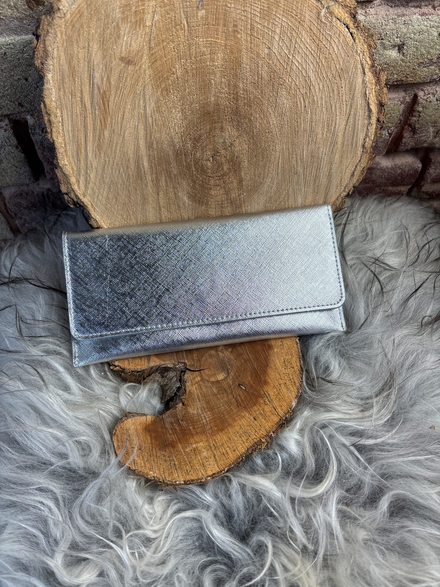 Simple hand wallet