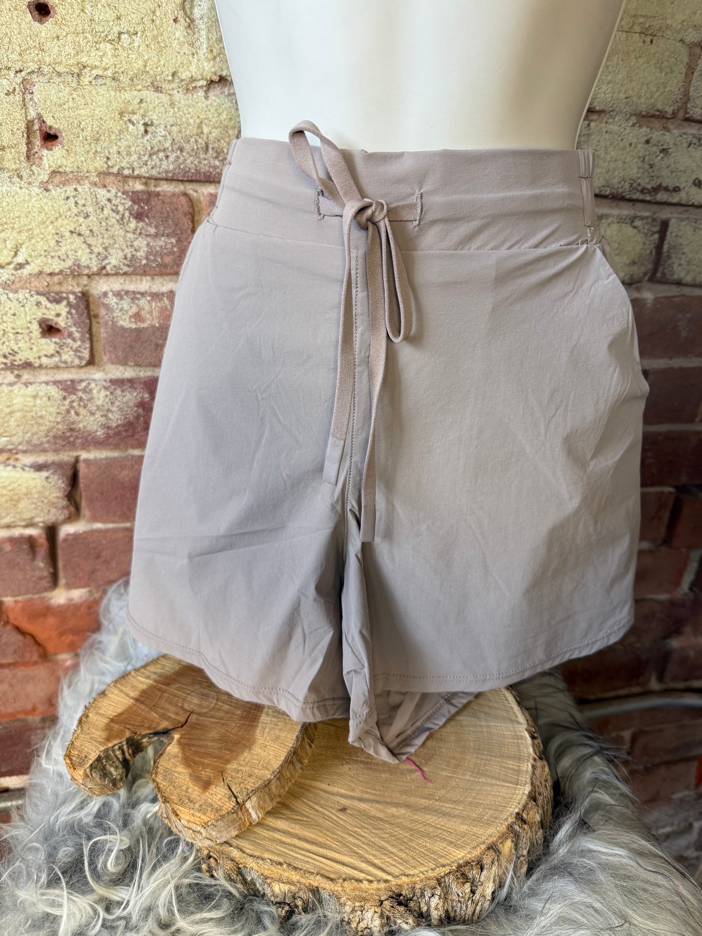 Lined Athleisure shorts