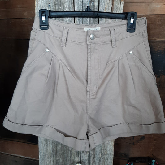 Kahki Short