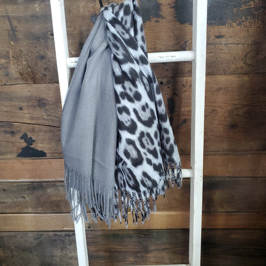 Half solid scarf